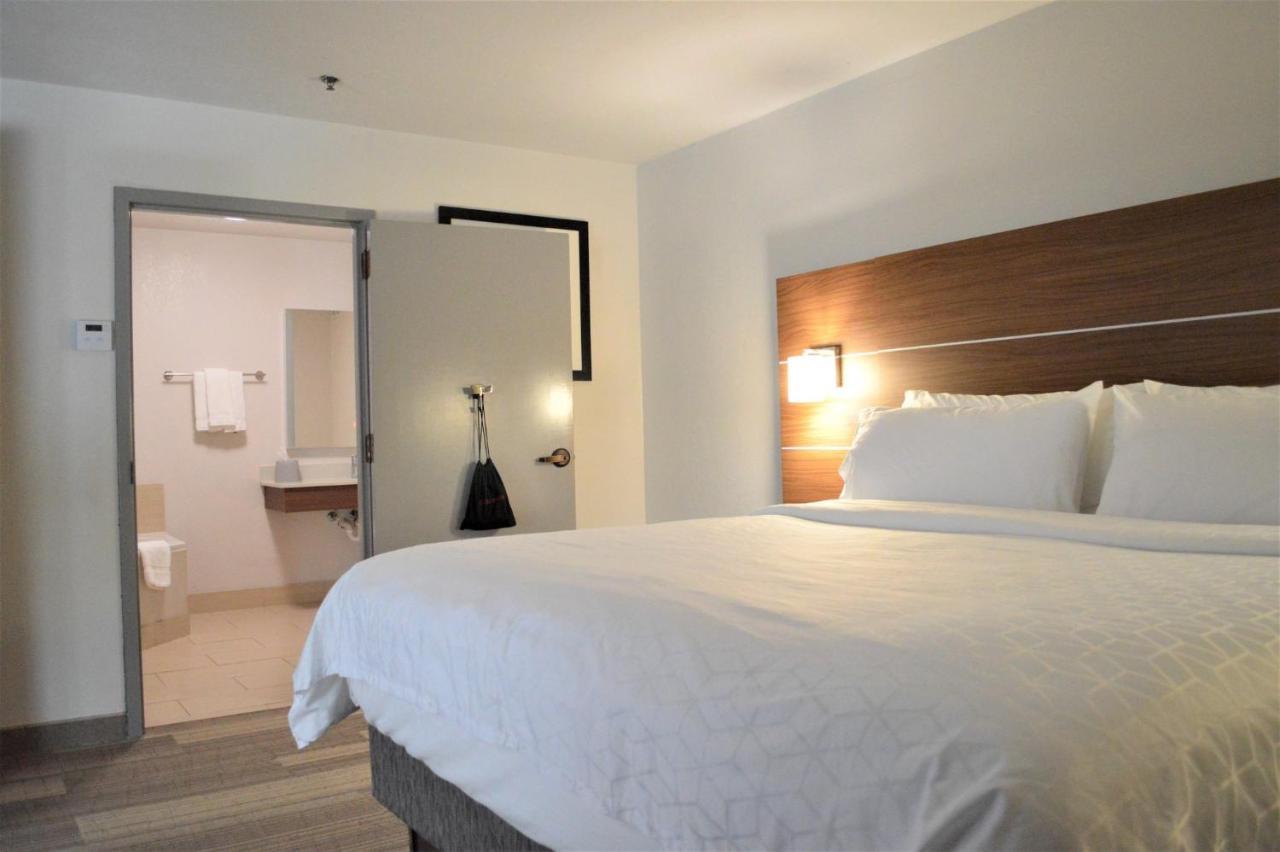 Holiday Inn Express & Suites Batesville By Ihg Екстер'єр фото
