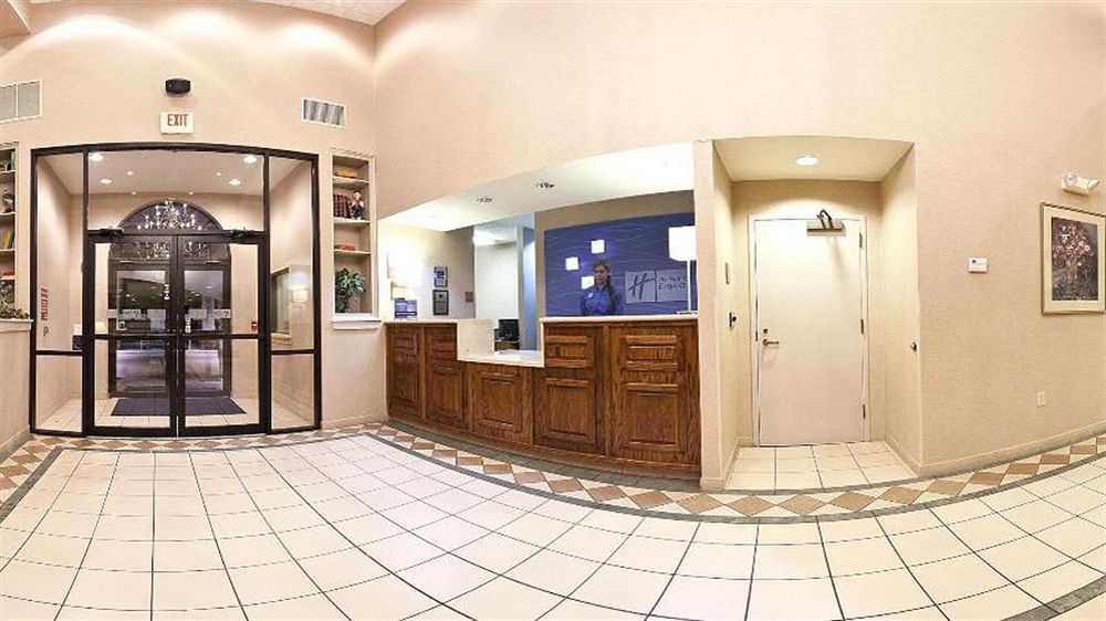 Holiday Inn Express & Suites Batesville By Ihg Екстер'єр фото