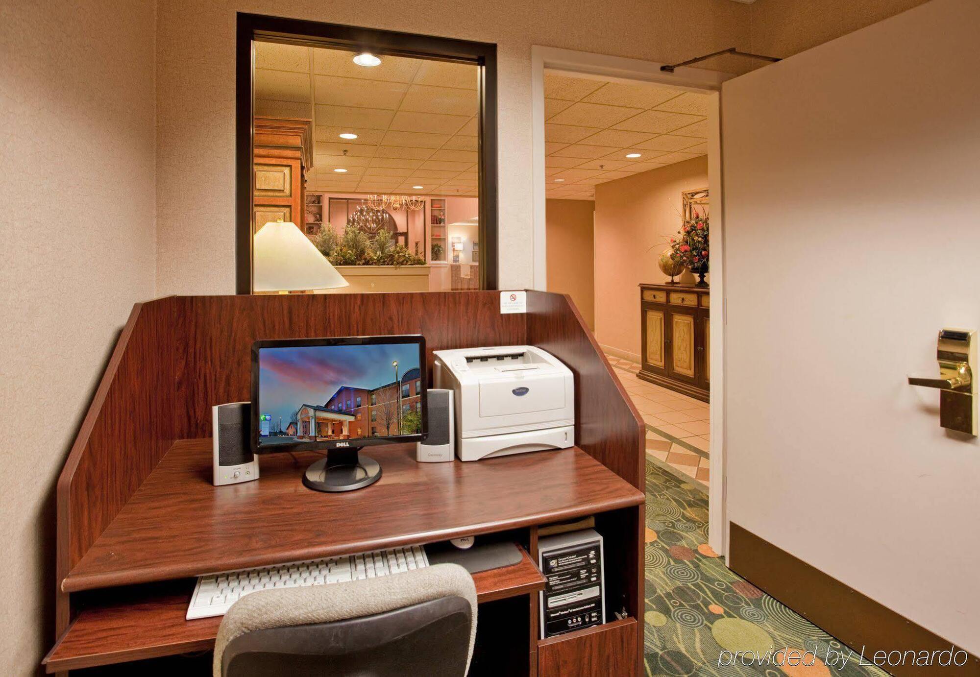 Holiday Inn Express & Suites Batesville By Ihg Екстер'єр фото