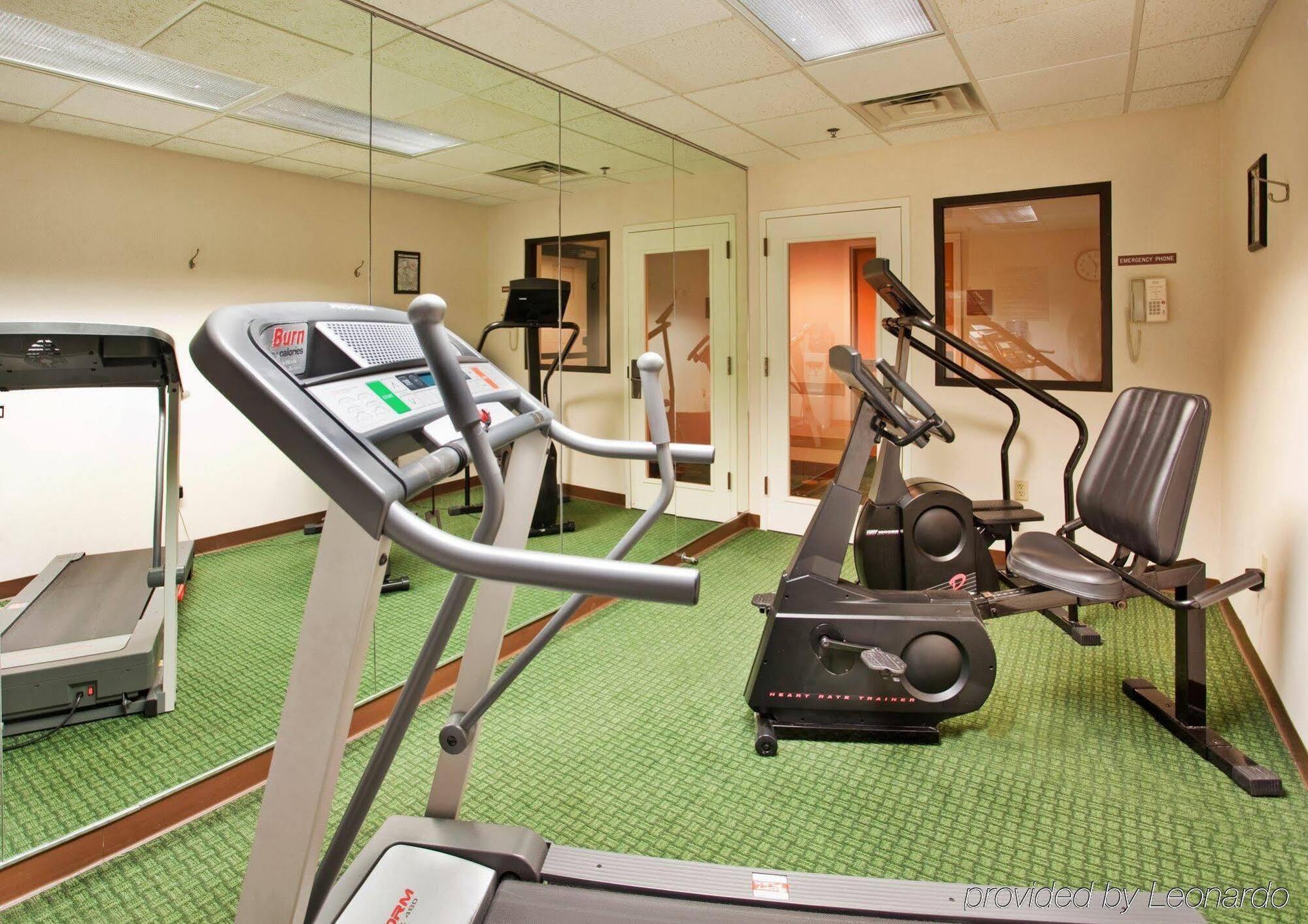 Holiday Inn Express & Suites Batesville By Ihg Екстер'єр фото